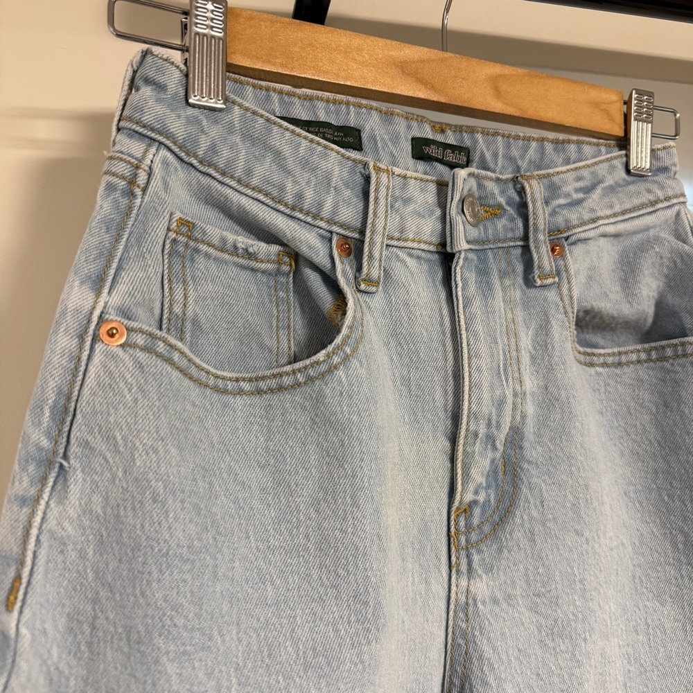 Women’s Ripped Jeans - Picture 4 of 7